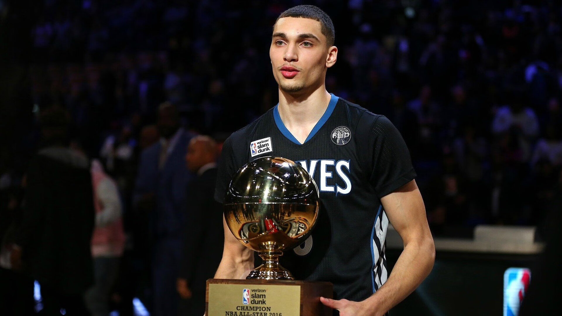 开云APP-活塞鏖战独行侠,班凯罗打出生涯之夜,当少年屠龙,命运齿轮开始转动 第2张 开云APP-活塞鏖战独行侠,班凯罗打出生涯之夜,当少年屠龙,命运齿轮开始转动 第2张