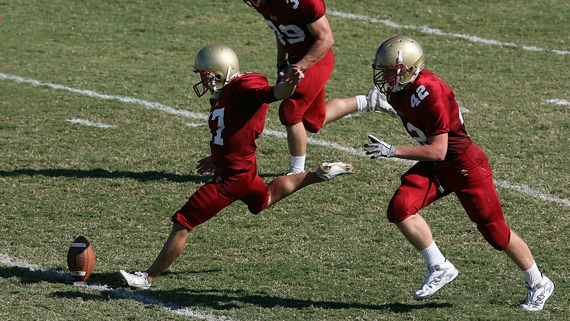 开云体育官方网站-比利亚雷亚尔斩落克罗地亚，阿劳霍在西甲国家德比接管比赛，当铁血防线成为艺术